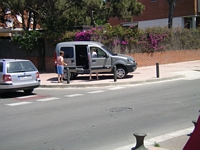 &iexcl;&iexcl; Sobre la acera sin problemas !!