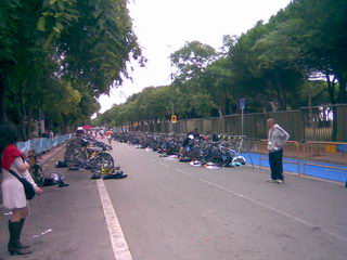 Imatge de la primera triatl� sprint �ccura Gav� Mar celebrada el 12 d'octubre de 2008