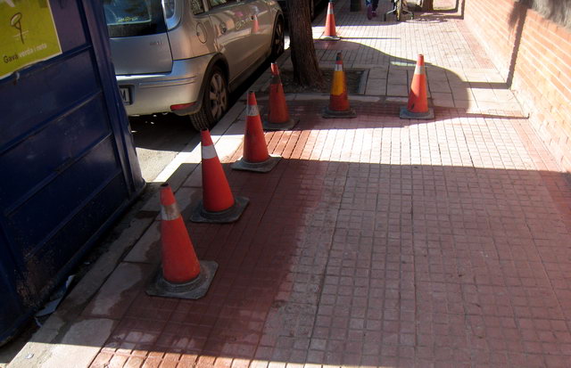 Acera monta�a de la calle Tellinaires de Central Mar (Gav� Mar) arreglada por el Ayuntamiento de Gav� (8 Enero 2011)