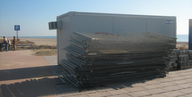 Caseta d'obres al costat de la Riera dels Canyars de Gav&agrave; Mar (Desembre de 2007)