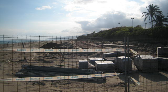 Estat de les obres de construcci&oacute; del nou tram de passeig mar&iacute;tim de Gav&agrave; Mar (14 de Juny de 2008)