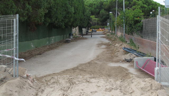 Obres de construcci&oacute; del nou tram del passeig mar&iacute;tim de Gav&agrave; Mar entre els carrers Palafrugell i Salou en el seu encreuament amb el carrer de Sant Feliu (23 d'Agost de 2008)