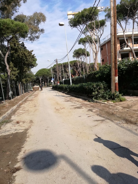 Vorera del carrer d'Arenys de Gav&agrave; Mar que no t� cap rajola (20 de Febrer de 2018)