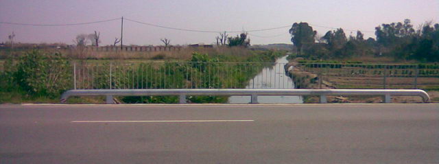 Nova barana i protecci&oacute; en el pont d'una corredora del delta del Llobregat a Gav&agrave; Mar (14 de Mar&ccedil; de 2009)