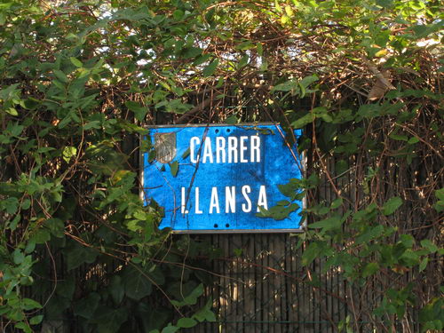 Cartell indicant C/Llansa enlloc de C/Llan&ccedil;&agrave; a Gav&agrave; Mar (1 de Gener de 2008)