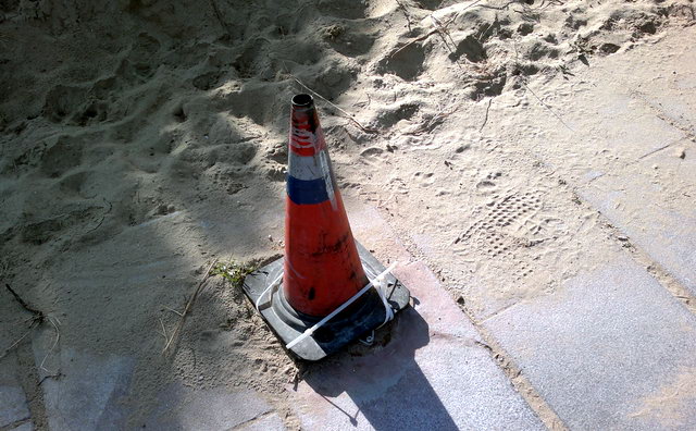 Balissa eliminada del passeig mar�tim antic de Gav� Mar despr�s d'una bretolada (21 de Gener de 2012)