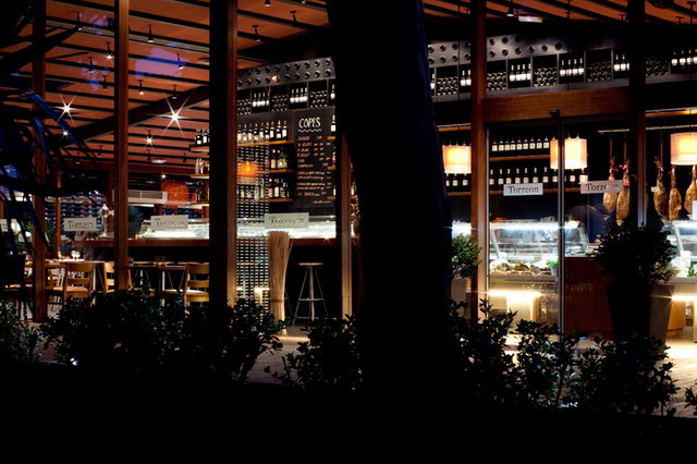 Imagen del reformado restaurante 'El Torreon' de Gav� Mar (A�o 2011) (web oficial del restaurante)