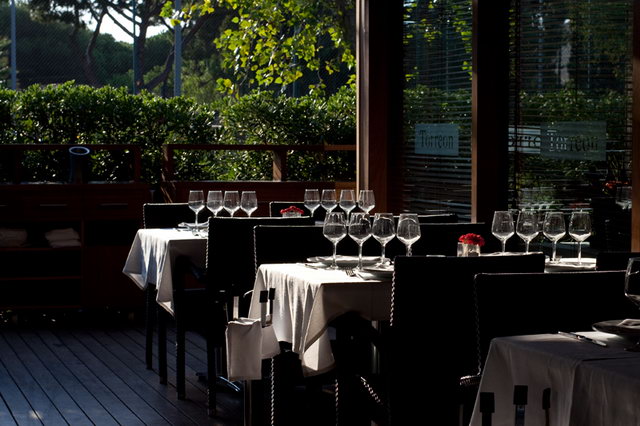 Imagen del reformado restaurante 'El Torreon' de Gav� Mar (A�o 2011) (web oficial del restaurante)